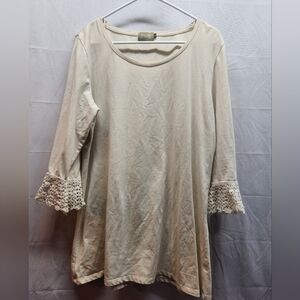 Ida Claire, Cream Tunic,  crochet ruffle trim sleeve, Size Large